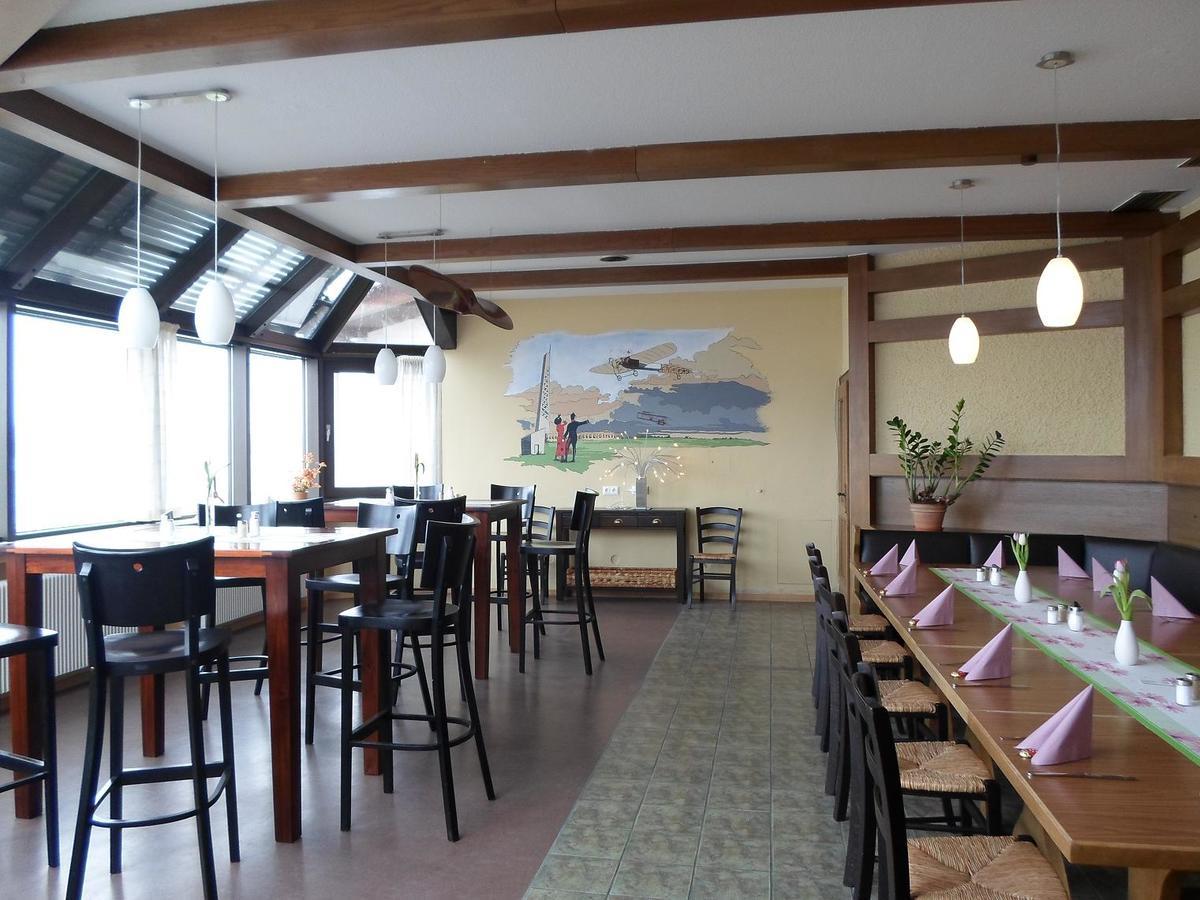 Hotel Flugplatzrestaurant Wallmühle Atting Exterior foto